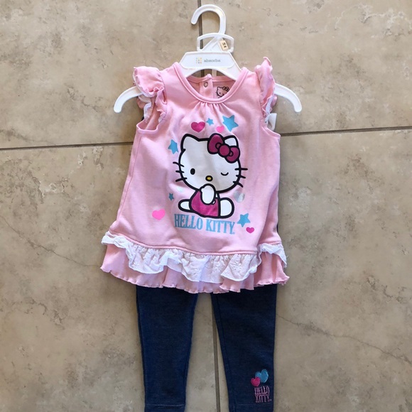 Hello Kitty Outfit - Picture 1 of 3